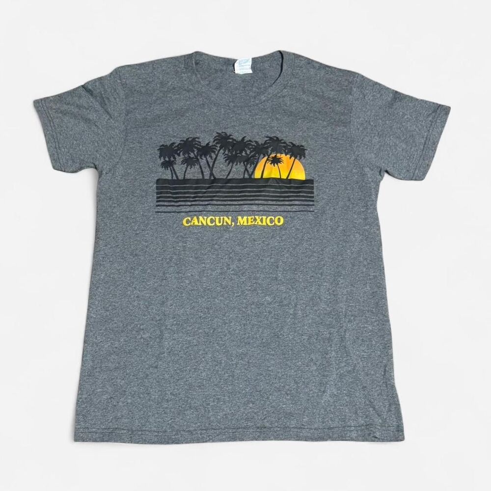 Yazbek dark grey Cancun Mexico Medium size (width 20in, length 25-1/2in) T shirt